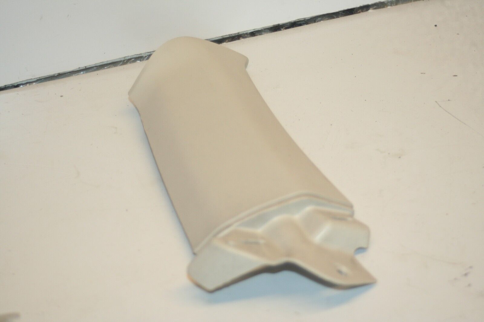 2016 FORD KUGA MK2. PASSENGER SIDE REAR PILLAR TRIM