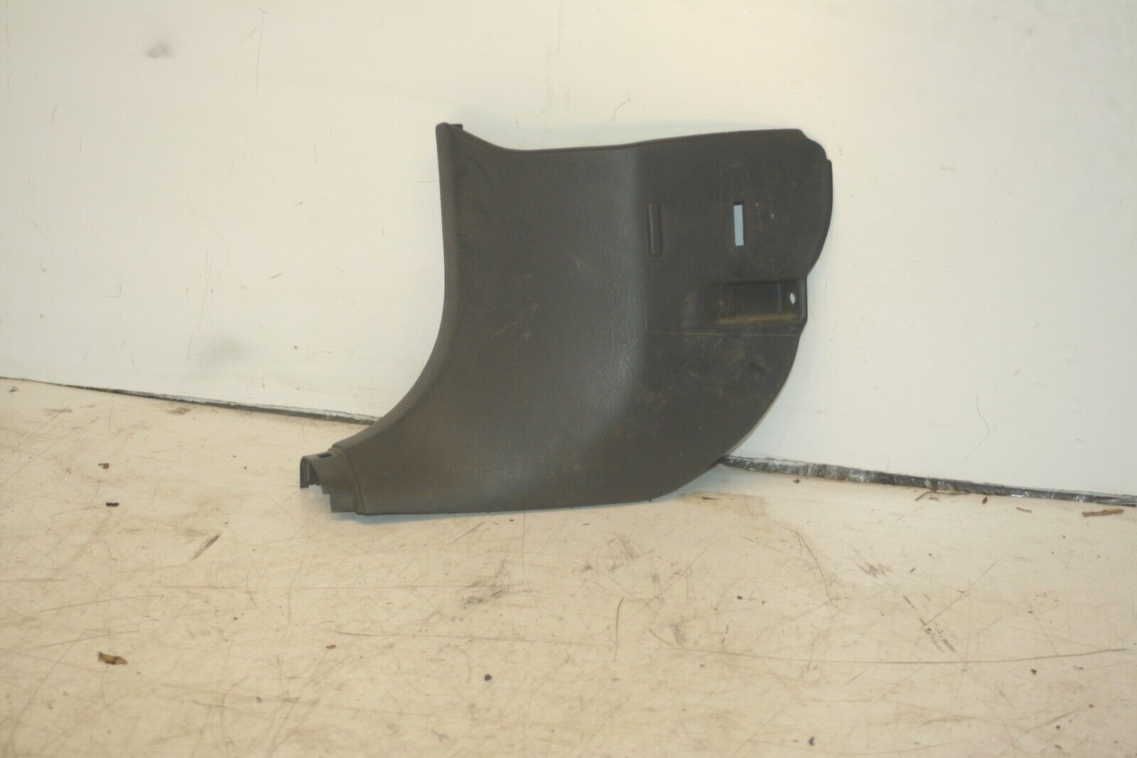(98) TOYOTA RAV 4 MK1. A PILLAR LOWER SILL TRIM