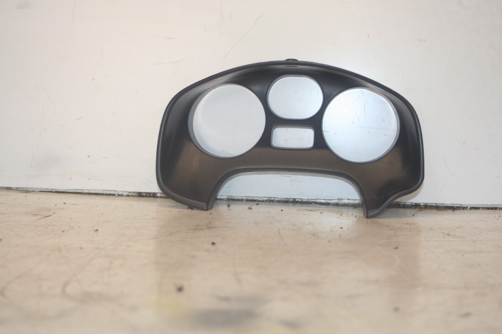 (98) TOYOTA RAV 4 MK1. SPEEDO SPEEDOMETER SURROUND TRIM - Image 4