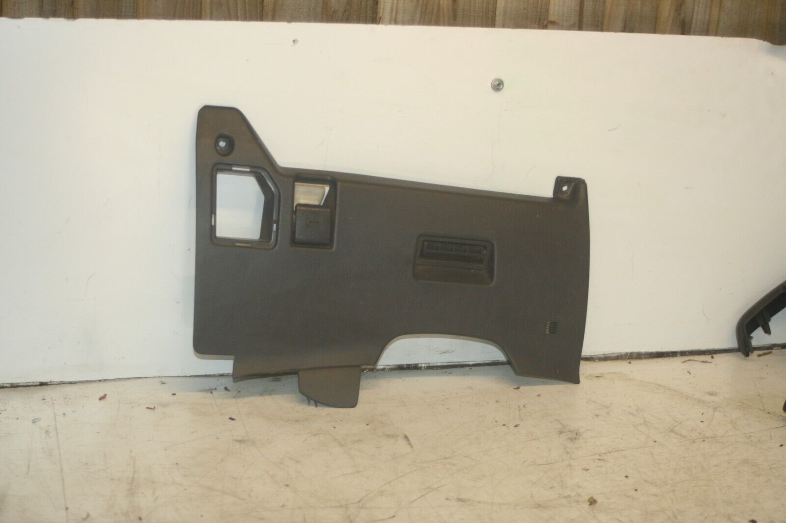 (98) TOYOTA RAV 4 MK1. DASH LOWER PLASTIC TRIM 55432-42030