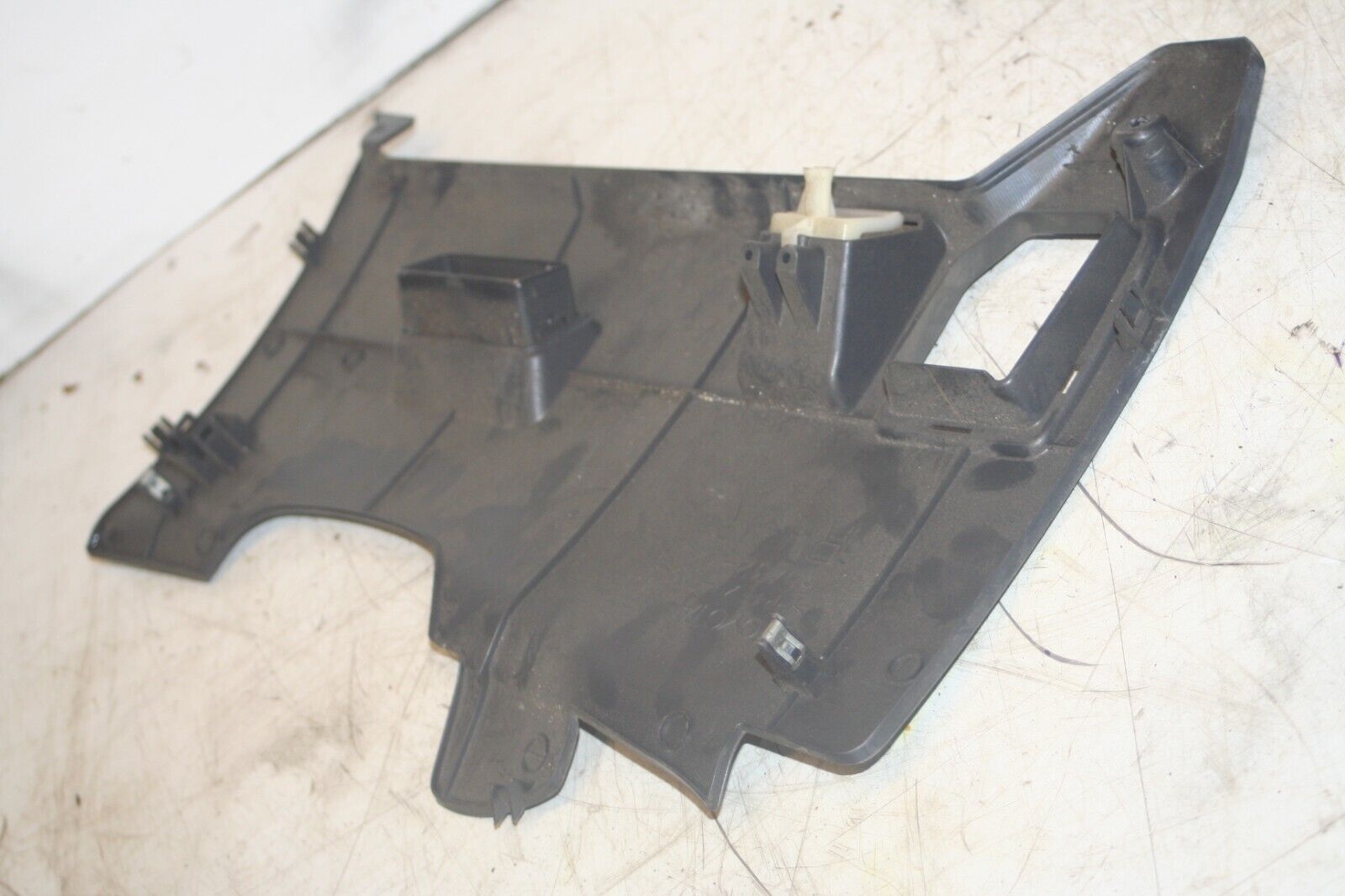 (98) TOYOTA RAV 4 MK1. DASH LOWER PLASTIC TRIM 55432-42030 - Image 3