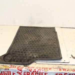 2001 LAND ROVER DISCOVERY 2 TD5. REAR RUBBER FLOOR MAT SECTION