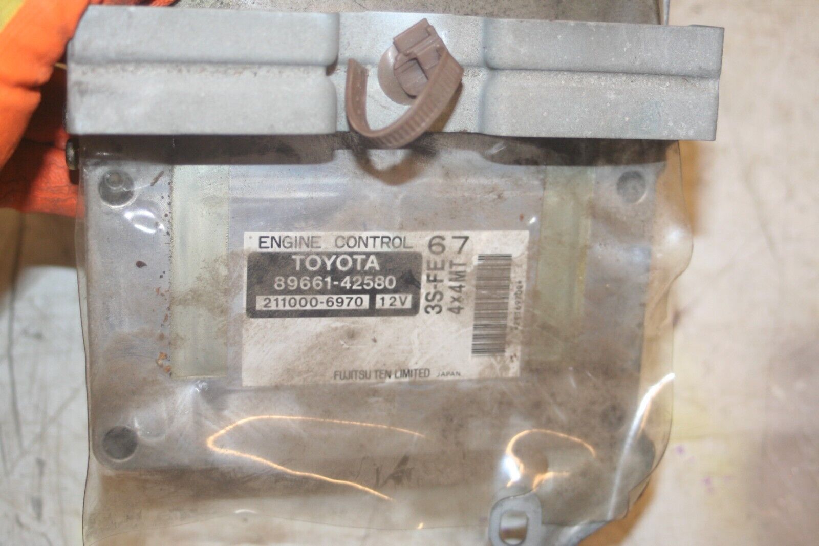 (98) TOYOTA RAV 4 MK1. 89661-42580 ENGINE CONTROL ECU - Image 6