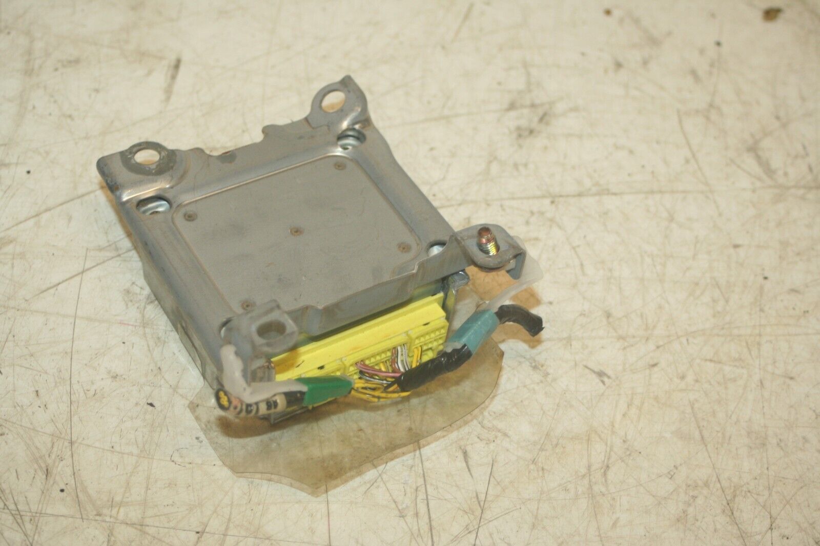 (98) TOYOTA RAV 4 MK1. AIRBAG ECU 89170 42040