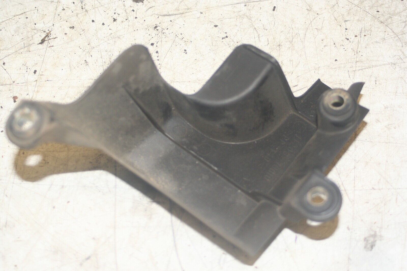 2004 LEXUS IS200. 11203-70010 PLASTIC TRIM - Image 3