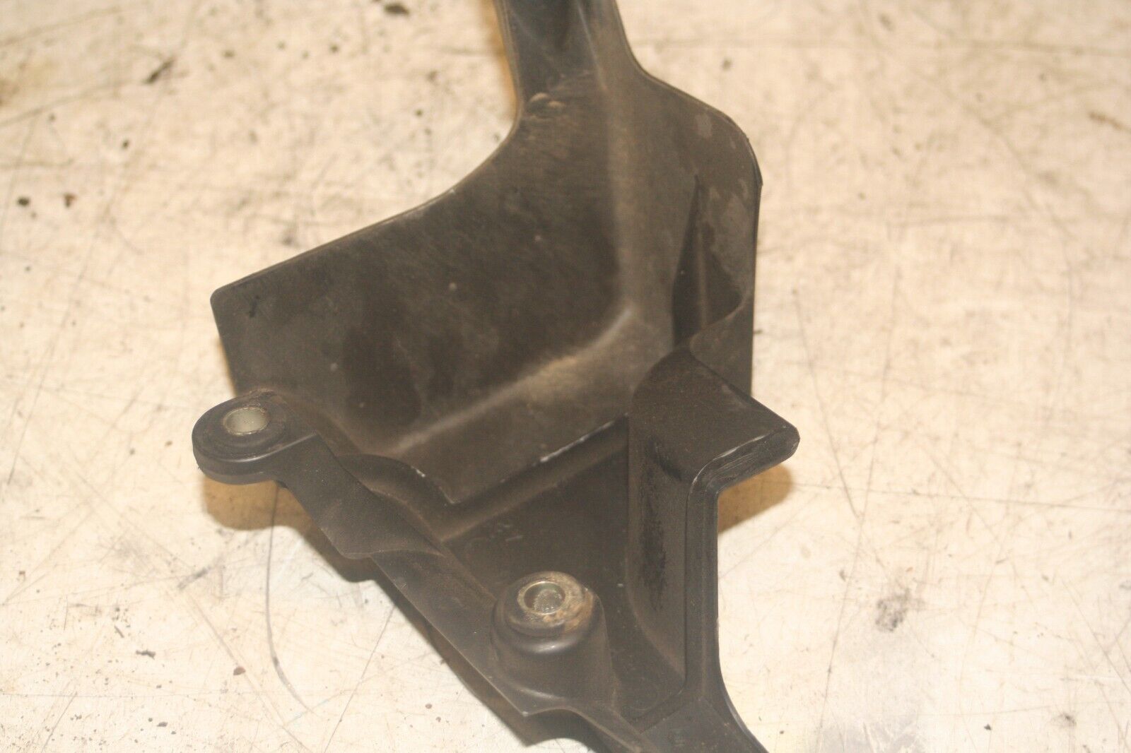 2004 LEXUS IS200. 11203-70010 PLASTIC TRIM - Image 4