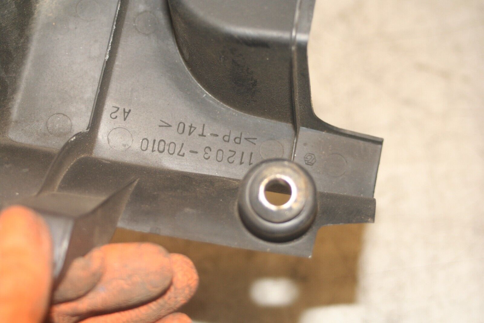 2004 LEXUS IS200. 11203-70010 PLASTIC TRIM - Image 5