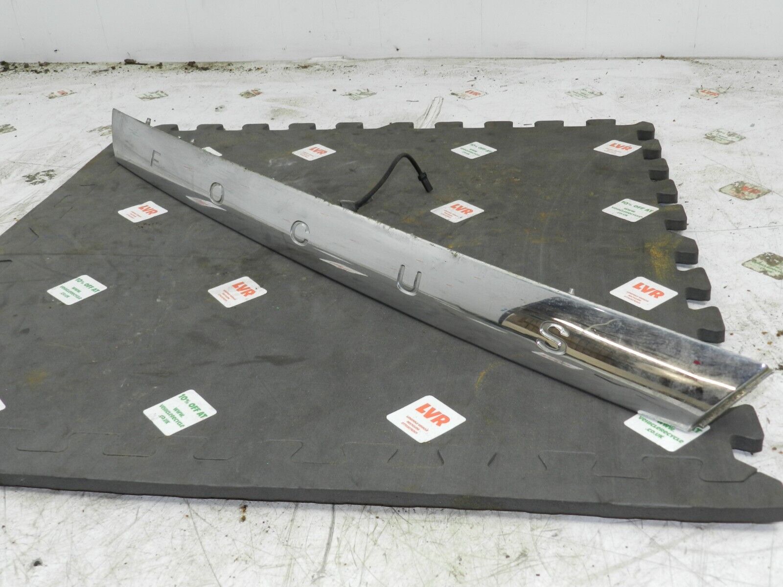 2008 FORD FOCUS CC CONVERTIBLE. BOOT LID TAIL GATE HANDLE IN CHROME