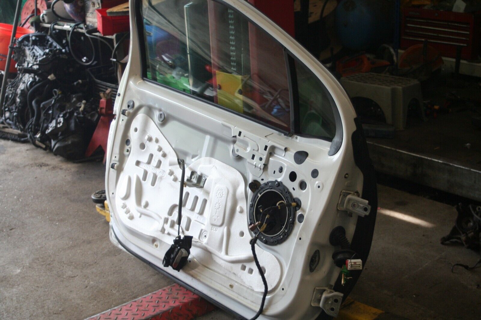 2010 CITROEN DS3. DRIVER SIDE DOOR CARD