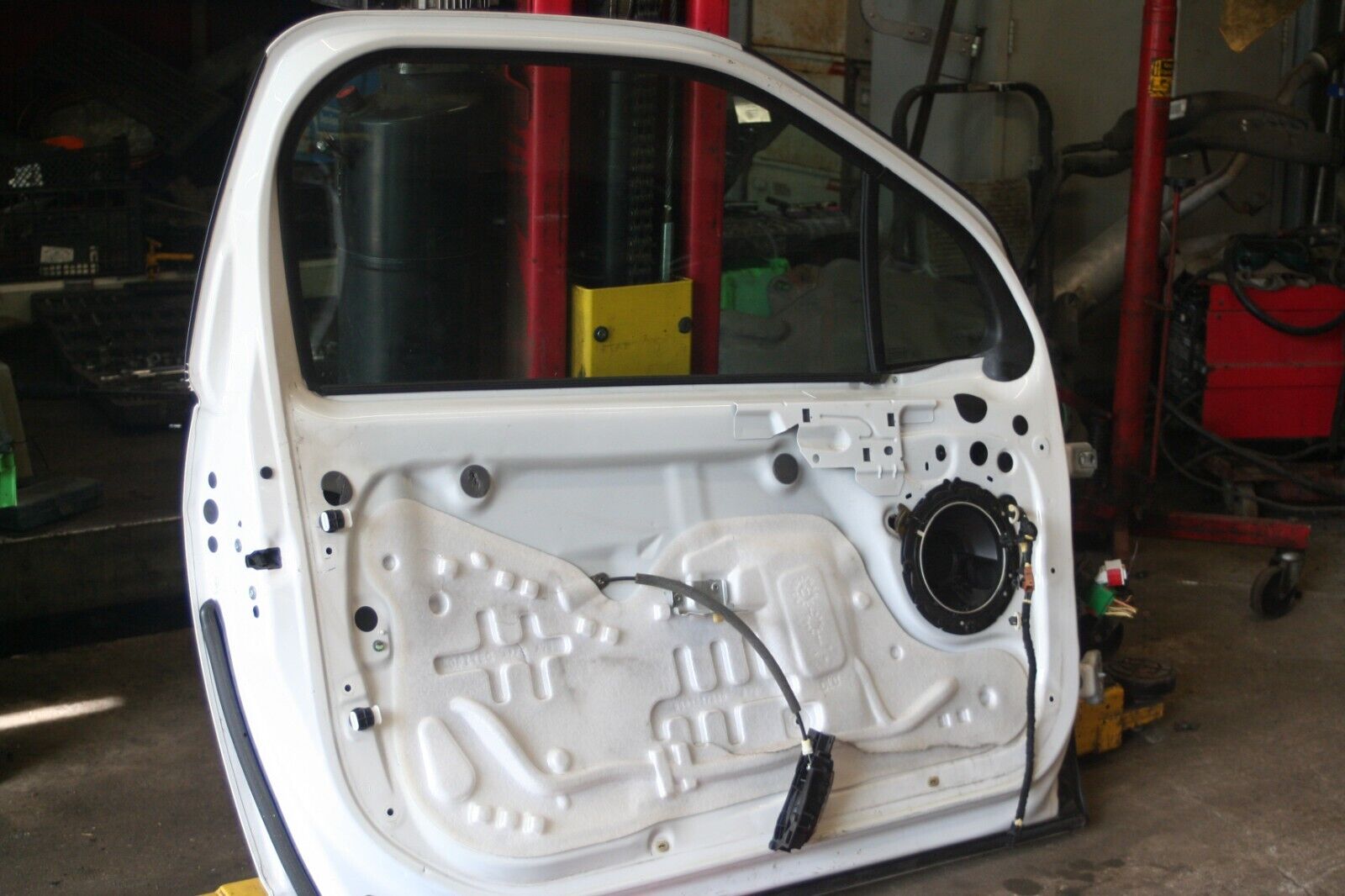 2010 CITROEN DS3. DRIVER SIDE DOOR CARD - Image 3