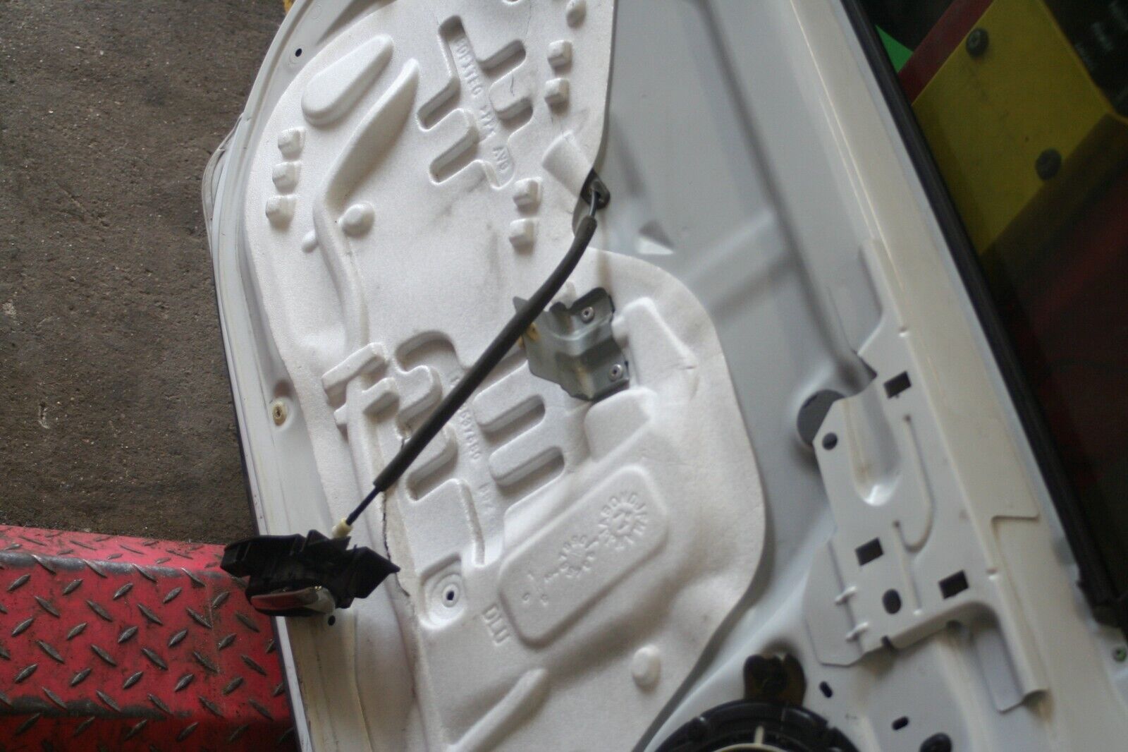 2010 CITROEN DS3. DRIVER SIDE DOOR CARD - Image 7