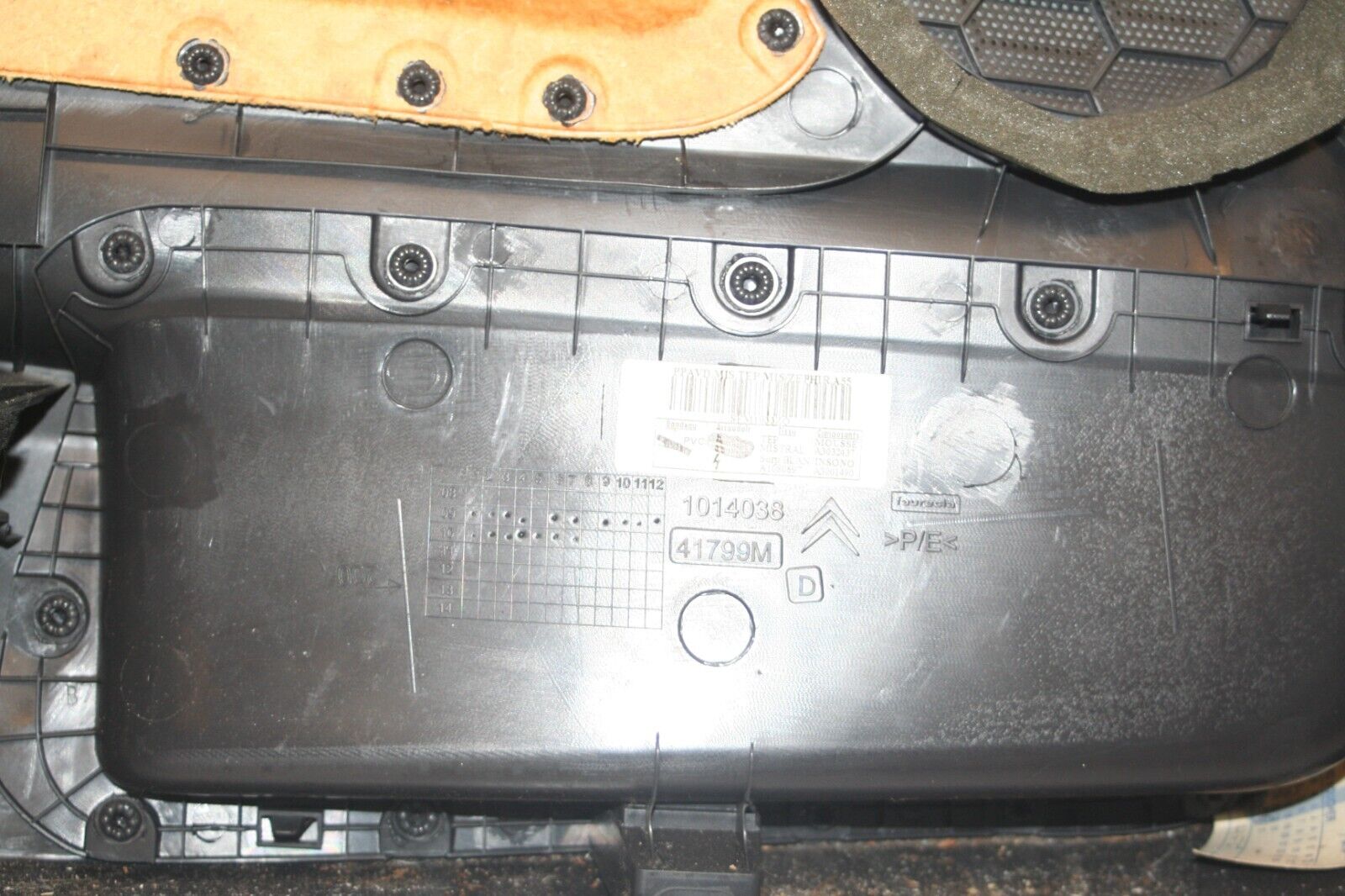 2010 CITROEN DS3. DRIVER SIDE DOOR CARD - Image 18