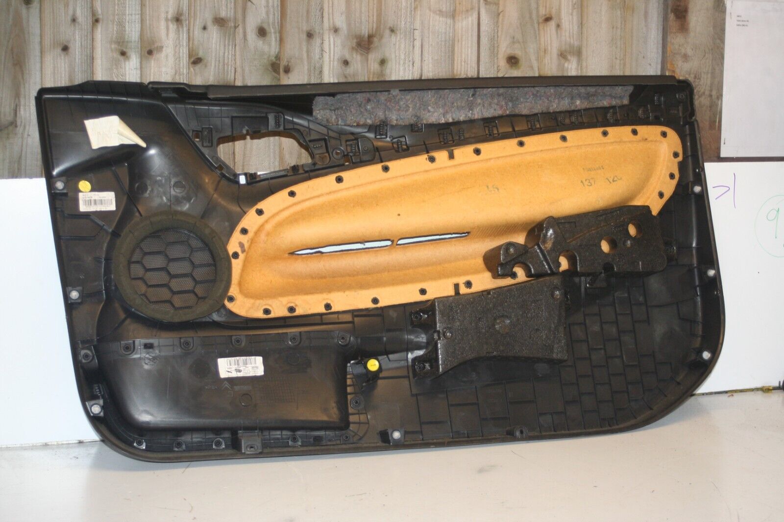 2010 CITROEN DS3. PASSENGER SIDE DOOR CARD - Image 9