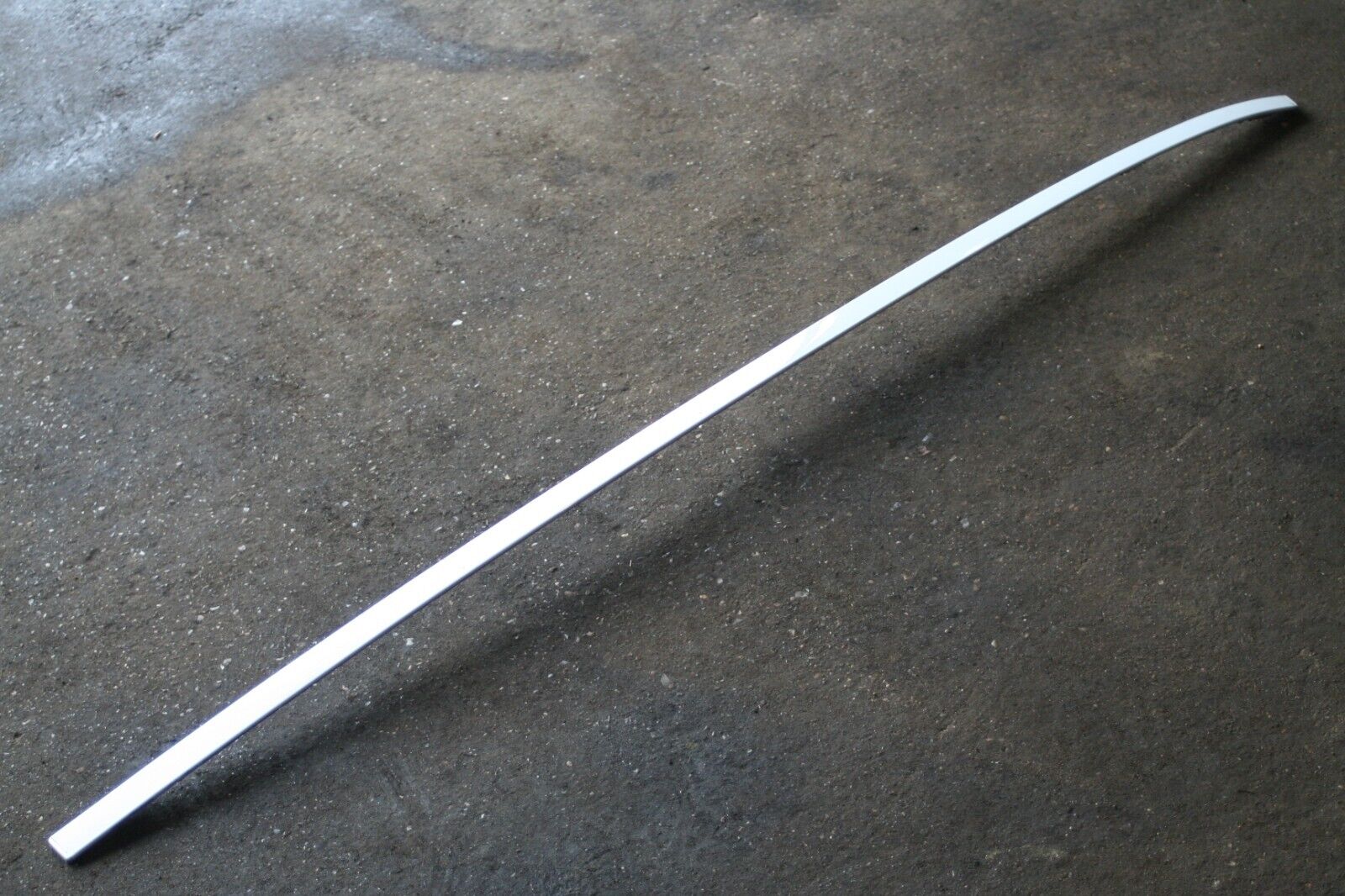 2010 CITROEN DS3. ROOF GUTTER TRIM IN WHITE DRIVER SIDE