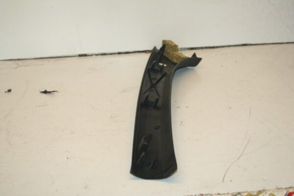 2010 CITROEN DS3. DRIVER SIDE A PILLAR TRIM - Image 4