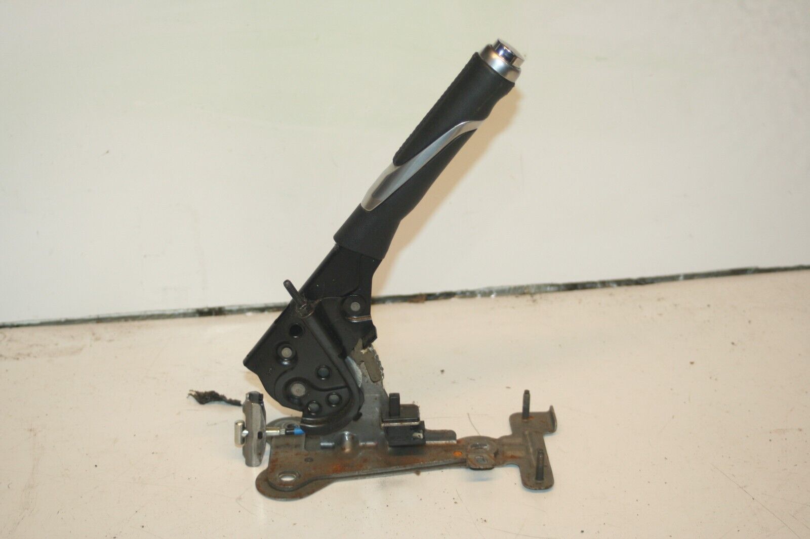 2010 CITROEN DS3. HANDBRAKE LEVER