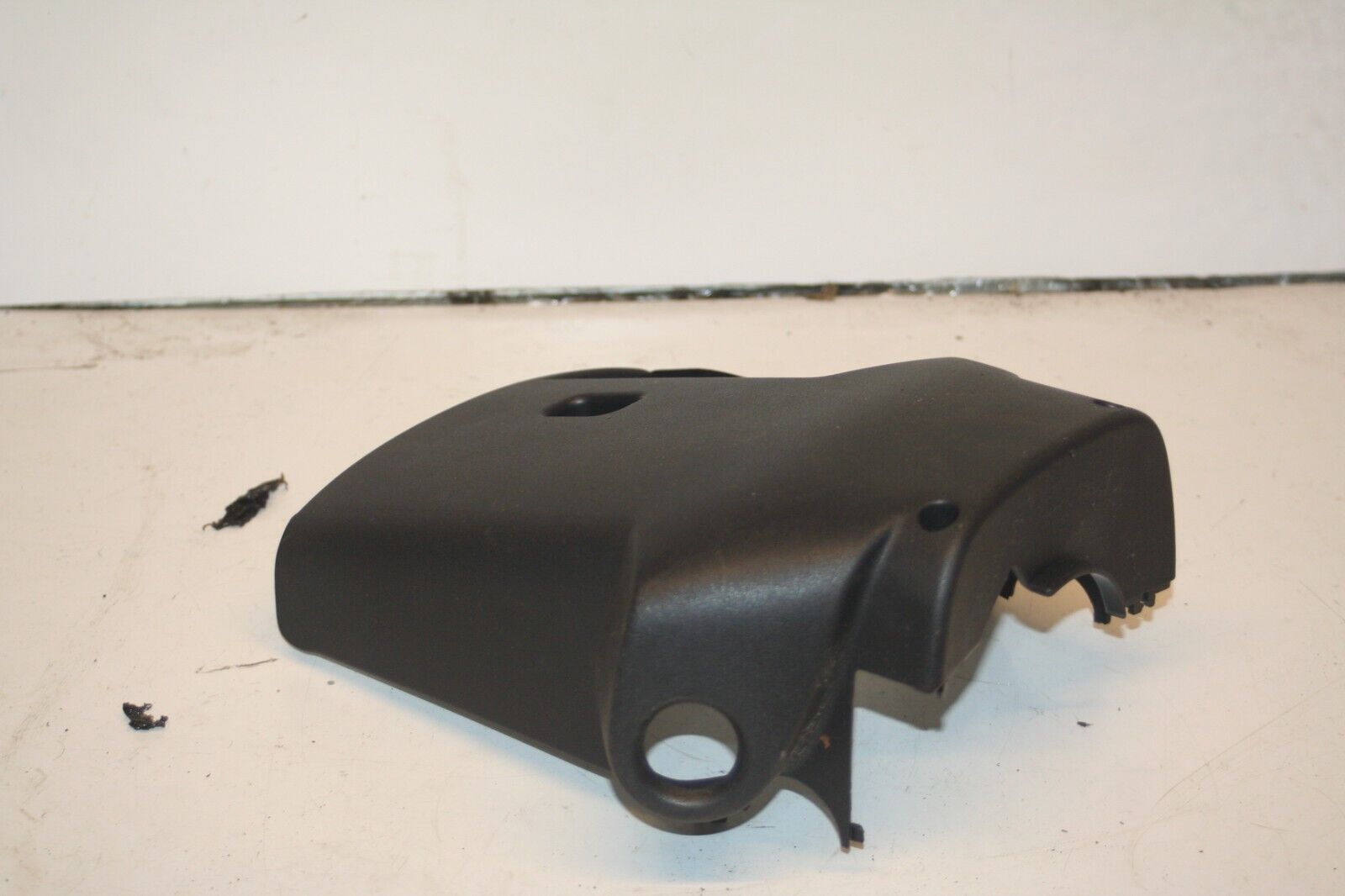 2010 CITROEN DS3. STEERING COWLING TRIM LOWER - Image 2
