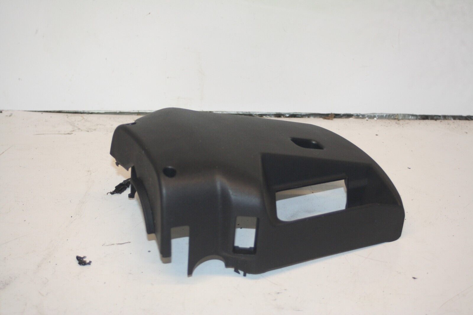 2010 CITROEN DS3. STEERING COWLING TRIM LOWER - Image 3