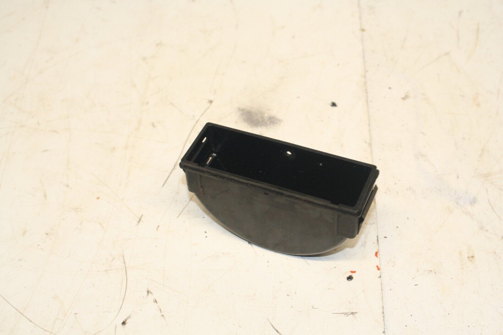 2001 LAND ROVER DISCOVERY 2 TD5. ASHTRAY HOUSING