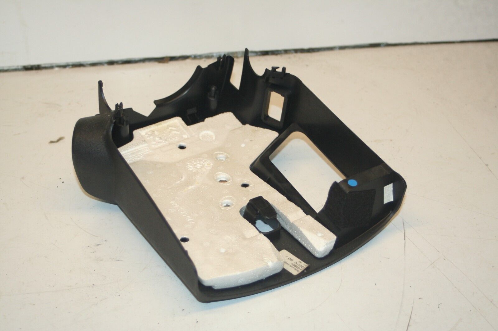 2010 CITROEN DS3. STEERING COWLING TRIM LOWER - Image 5