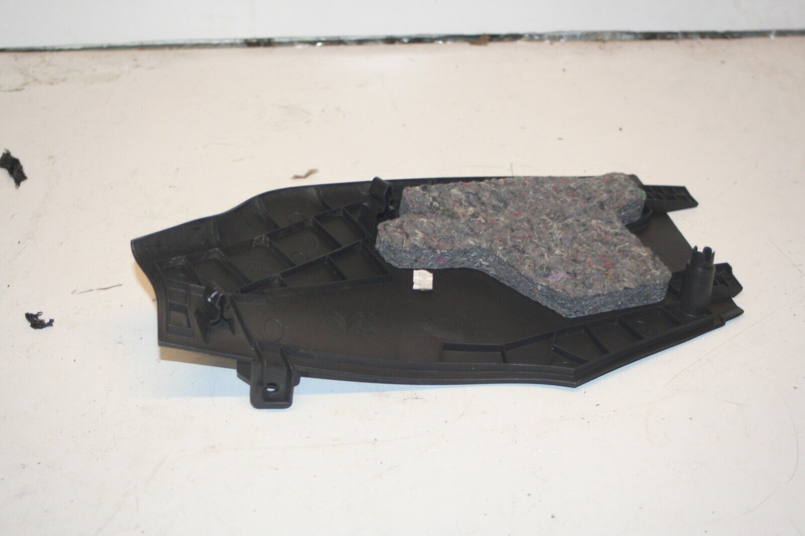 2010 CITROEN DS3. CENTRE CONSOLE SIDE PANEL TRIM - Image 4