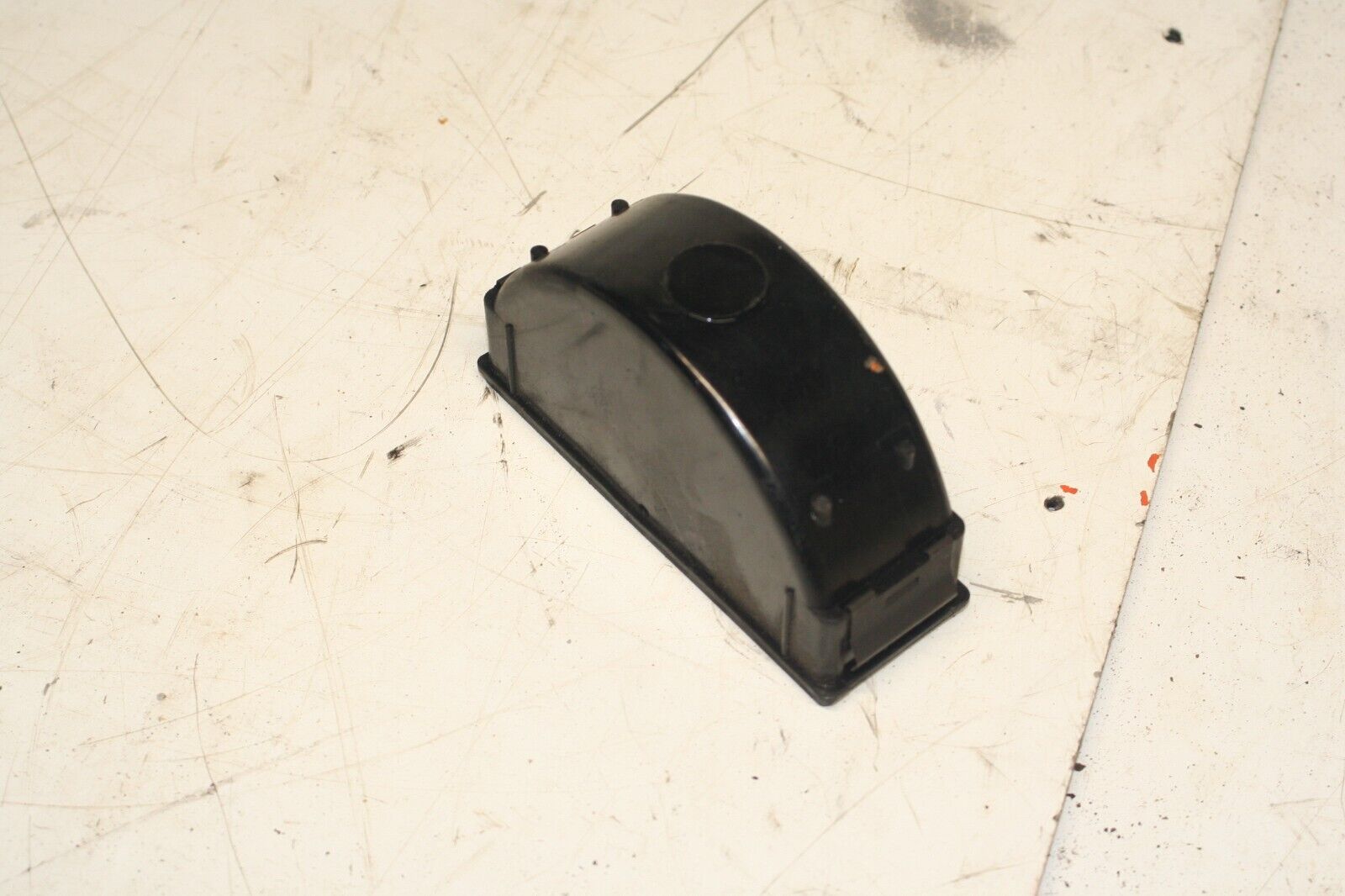 2001 LAND ROVER DISCOVERY 2 TD5. ASHTRAY HOUSING - Image 3