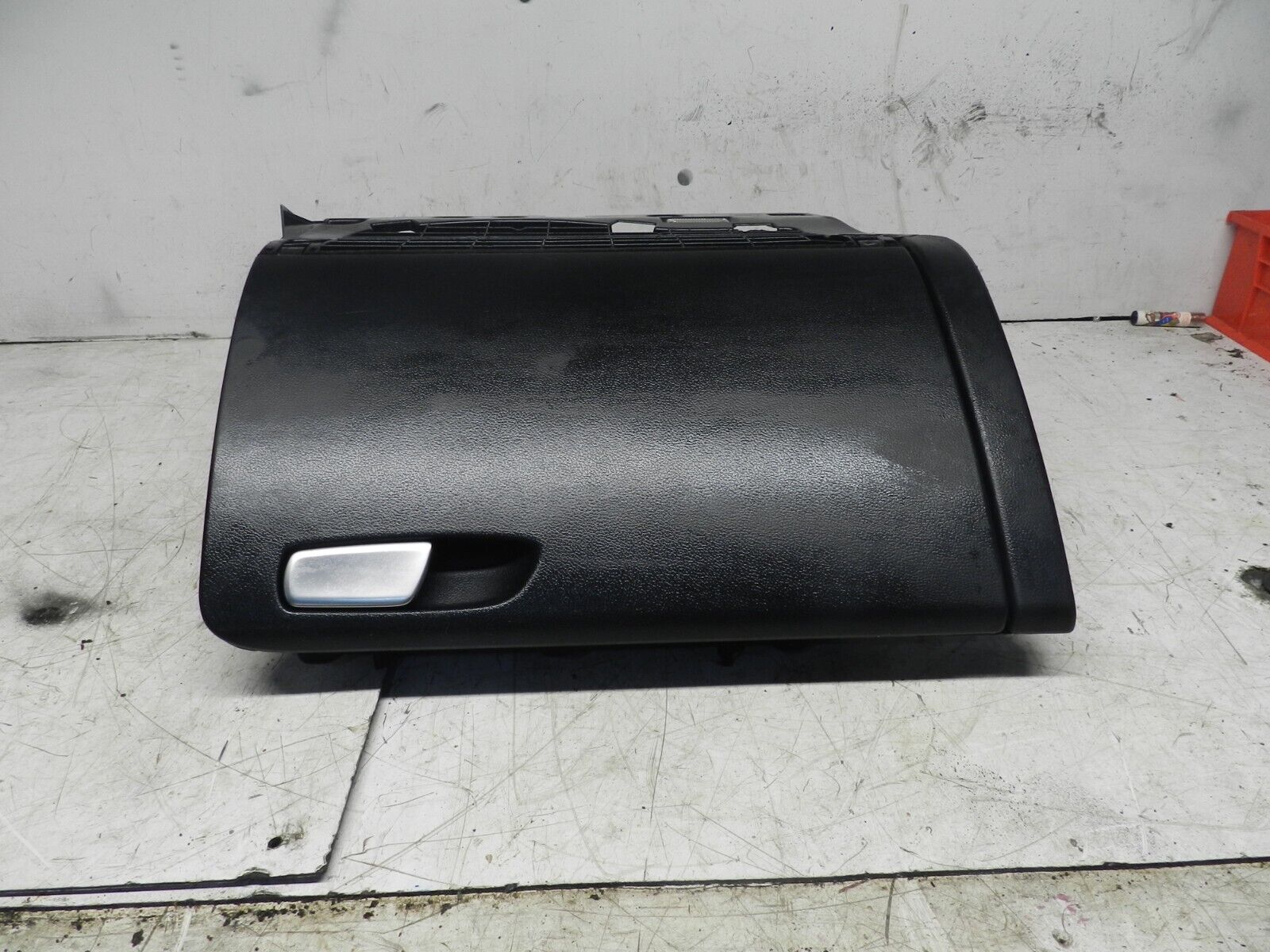 2014 AUDI S4 QUATRO A4 B8. GLOVE BOX 8KK2857035B