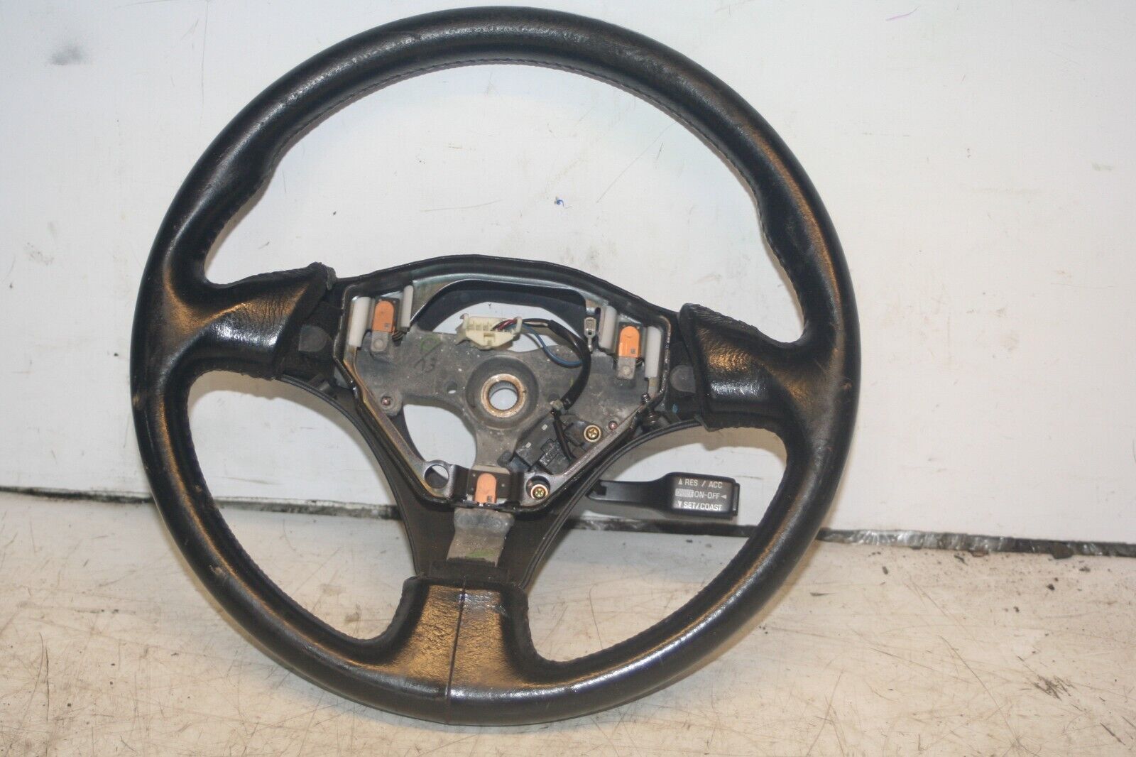 2004 LEXUS IS200. STEERING WHEEL WITH CRUISE CONTROL