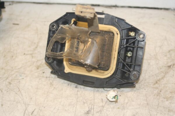 2004 LEXUS IS200. AUTOMATIC GEAR SELECTOR - Image 4