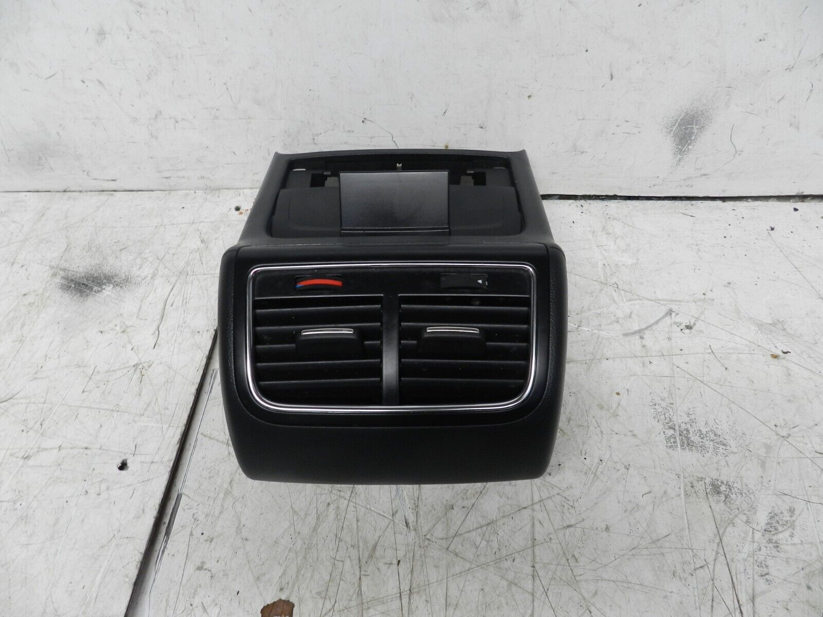 2014 AUDI S4 QUATRO A4 B8. AIR VENTS 12V SOCKET CENTRE CONSOLE REAR