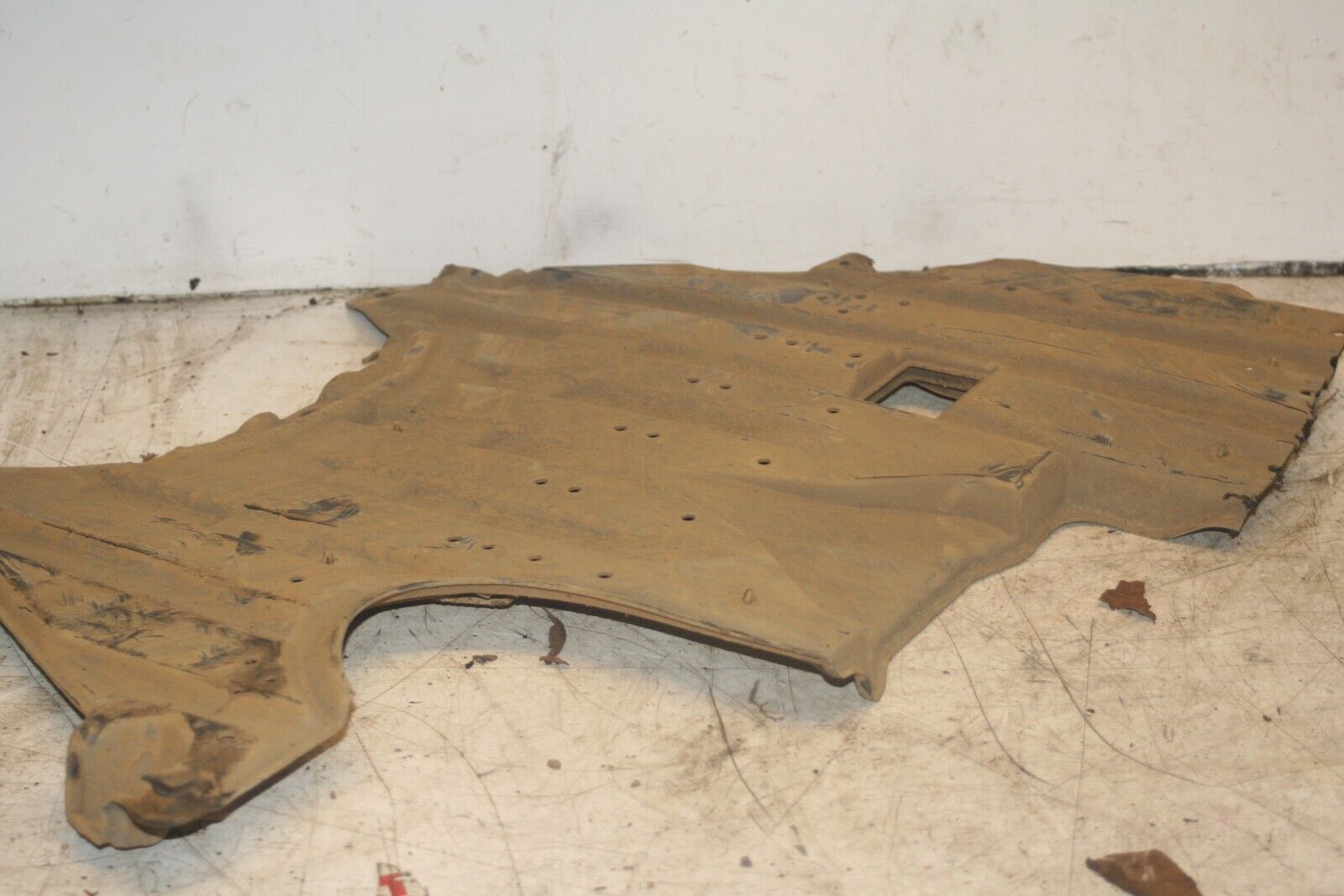 2004 LEXUS IS200. CAR UNDER TRAY