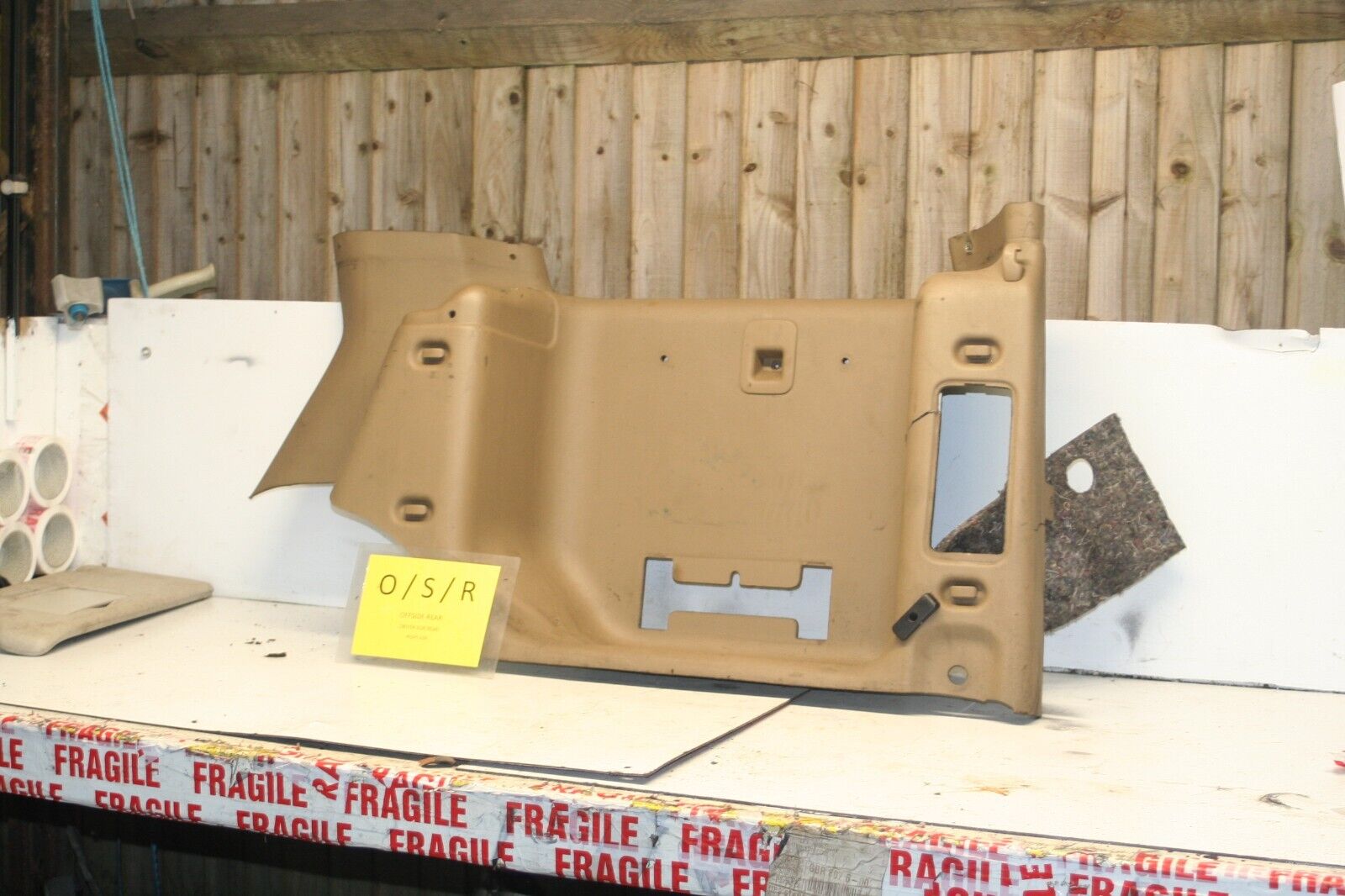2001 LAND ROVER DISCOVERY 2 TD5. DRIVER SIDE BOOT LOWER TRIM