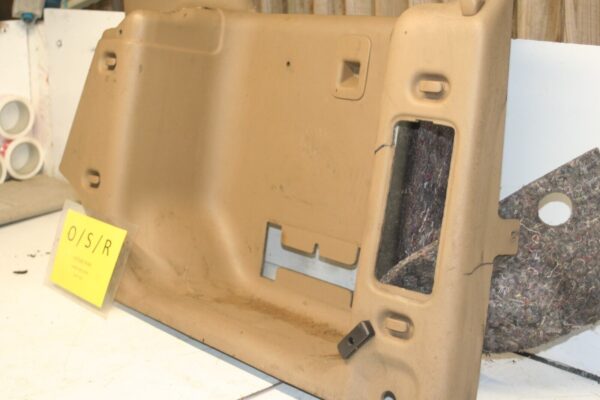 2001 LAND ROVER DISCOVERY 2 TD5. DRIVER SIDE BOOT LOWER TRIM - Image 2