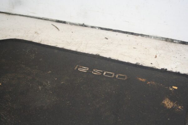 2004 LEXUS IS200. FLOOR MAT - Image 5