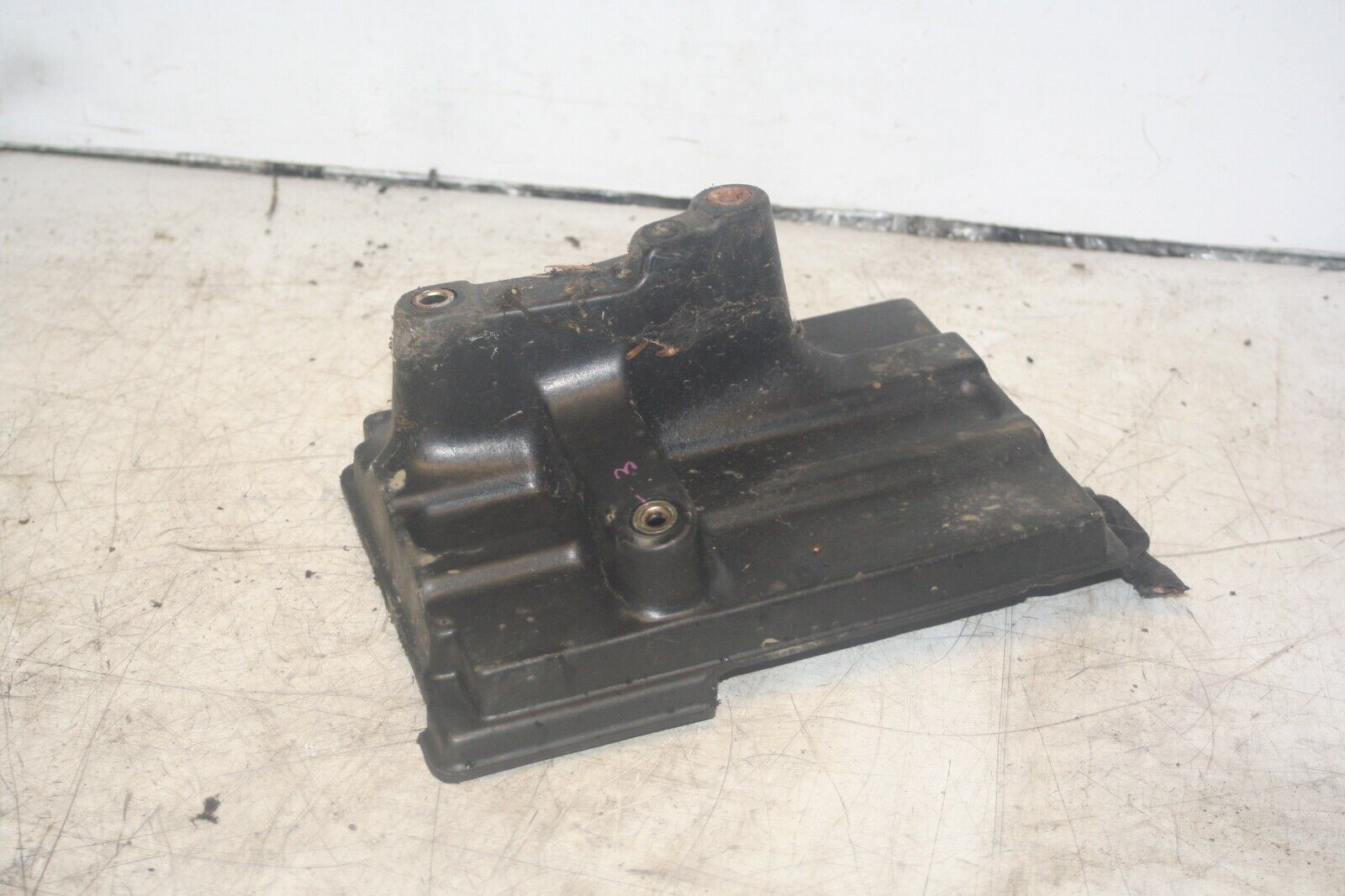 2004 LEXUS IS200. BATTERY TRAY HOUSING