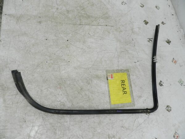 (141) MERCEDES E CLASS SALOON W210. REAR WIND SCREEN TRIM CHROME SET - Image 3