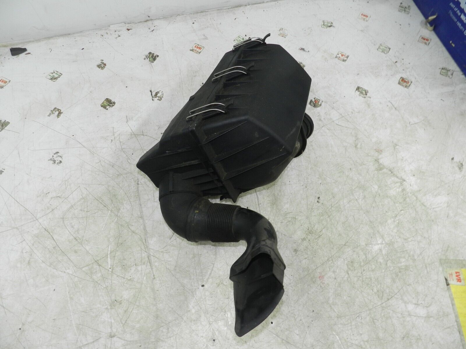 (141) MERCEDES E CLASS SALOON W210. AIR FILTER HOUSING BOX - Image 2