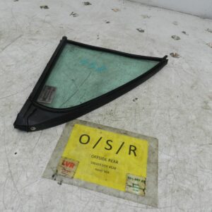 (141) MERCEDES E CLASS SALOON W210. DRIVER SIDE REAR QUARTER GLASS WINDOW