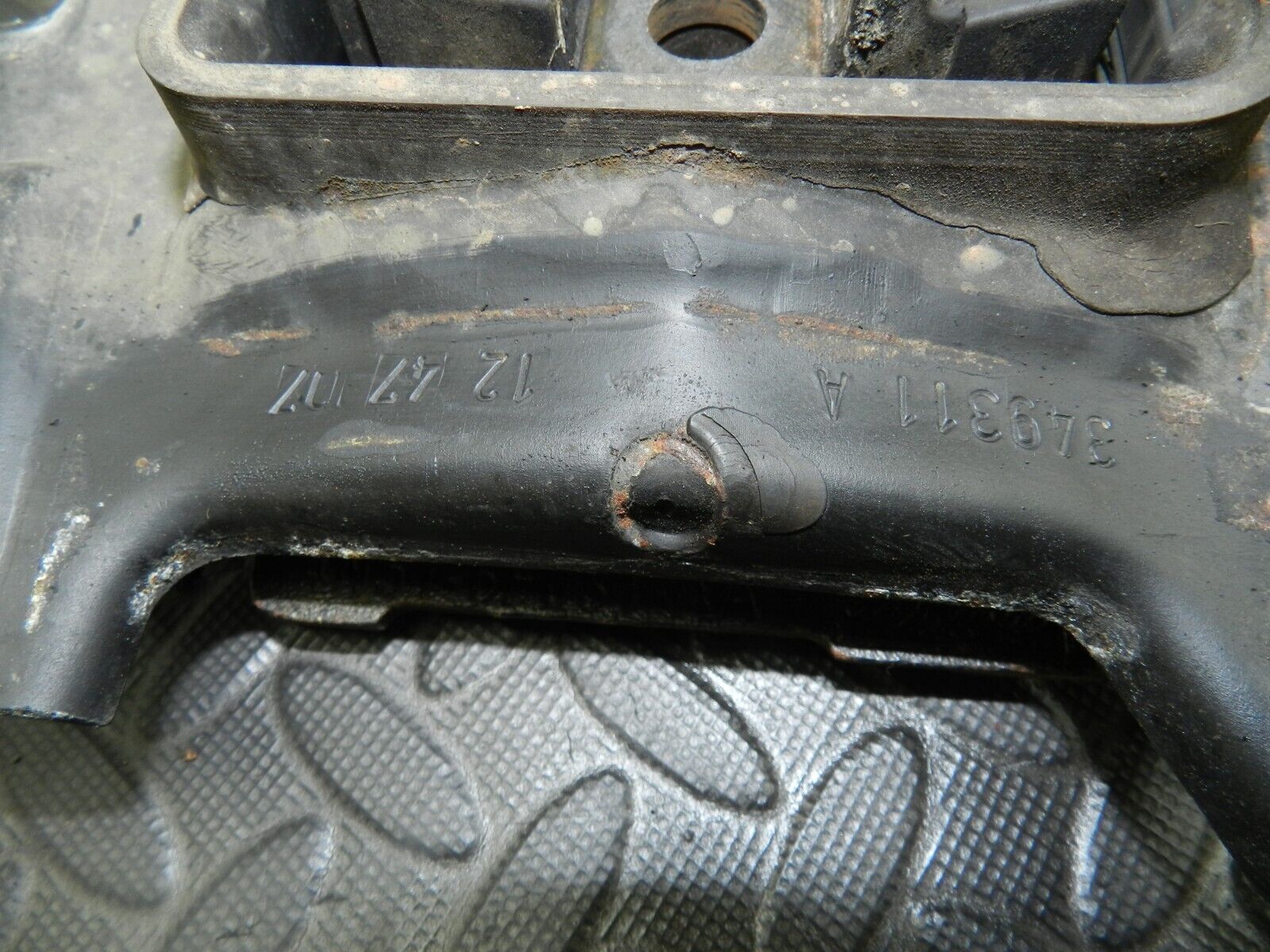 151. 2008 FORD FOCUS MK2 TITANIUM. GEAR BOX MOUNT - Image 2