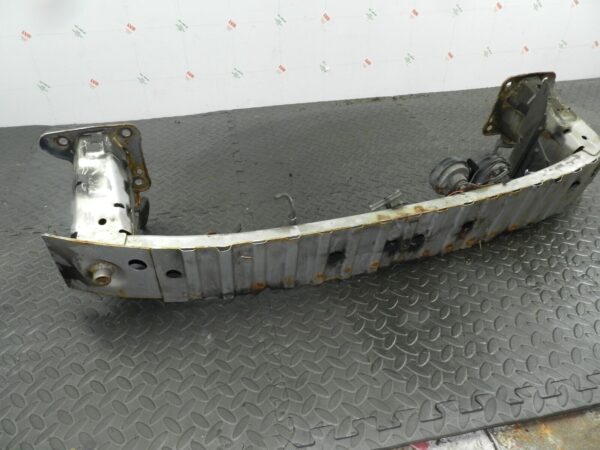 151. 2008 FORD FOCUS MK2 TITANIUM. FRONT BUMPER SUPPORT BAR