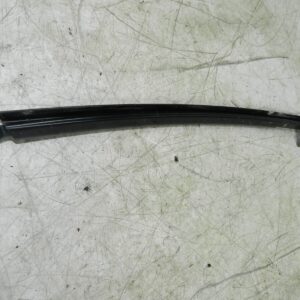 (141) MERCEDES E CLASS SALOON W210. DOOR WINDOW RUNNER GUIDE