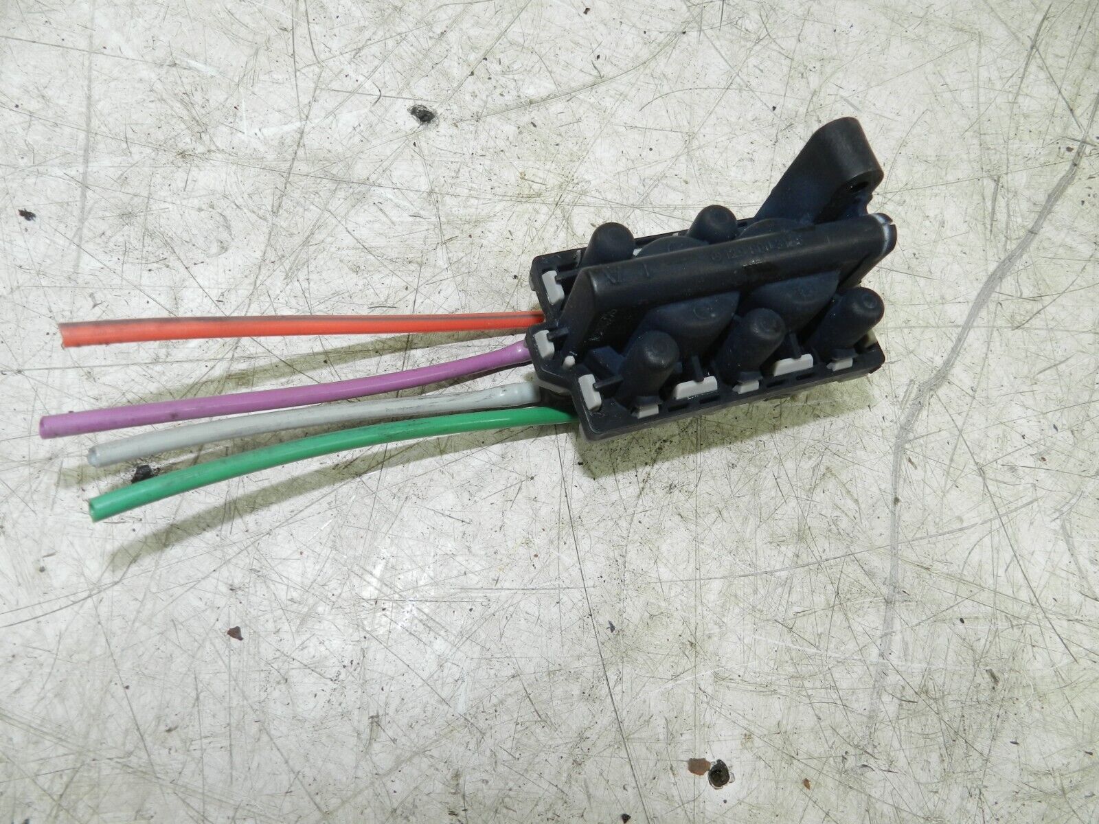 (141) MERCEDES E CLASS SALOON W210. AIR VACUUM PUMP SOLENOID - Image 3