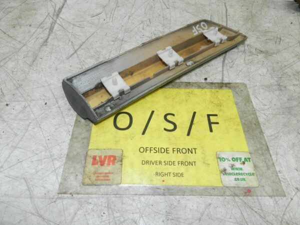 (141) MERCEDES E CLASS SALOON W210. EXTERNAL DOOR TRIM WING DRIVER SIDE FRONT - Image 2