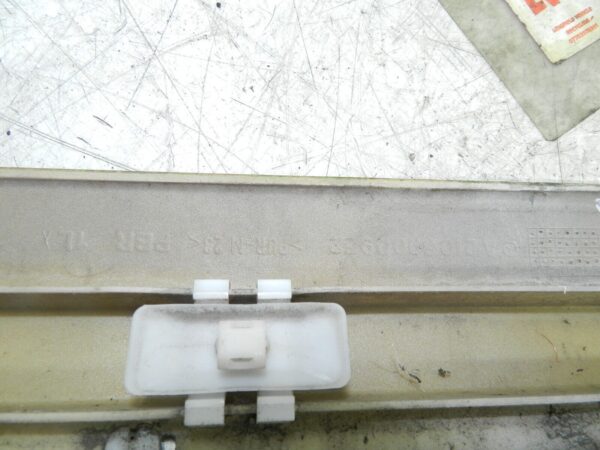 (141) MERCEDES E CLASS SALOON W210. EXTERNAL DOOR TRIM WING PASSENGER SIDE FRONT - Image 3