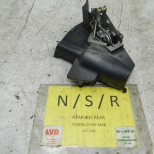 (141) MERCEDES E CLASS SALOON W210. PASSENGER SIDE REAR DOOR LOCK MECHANISM