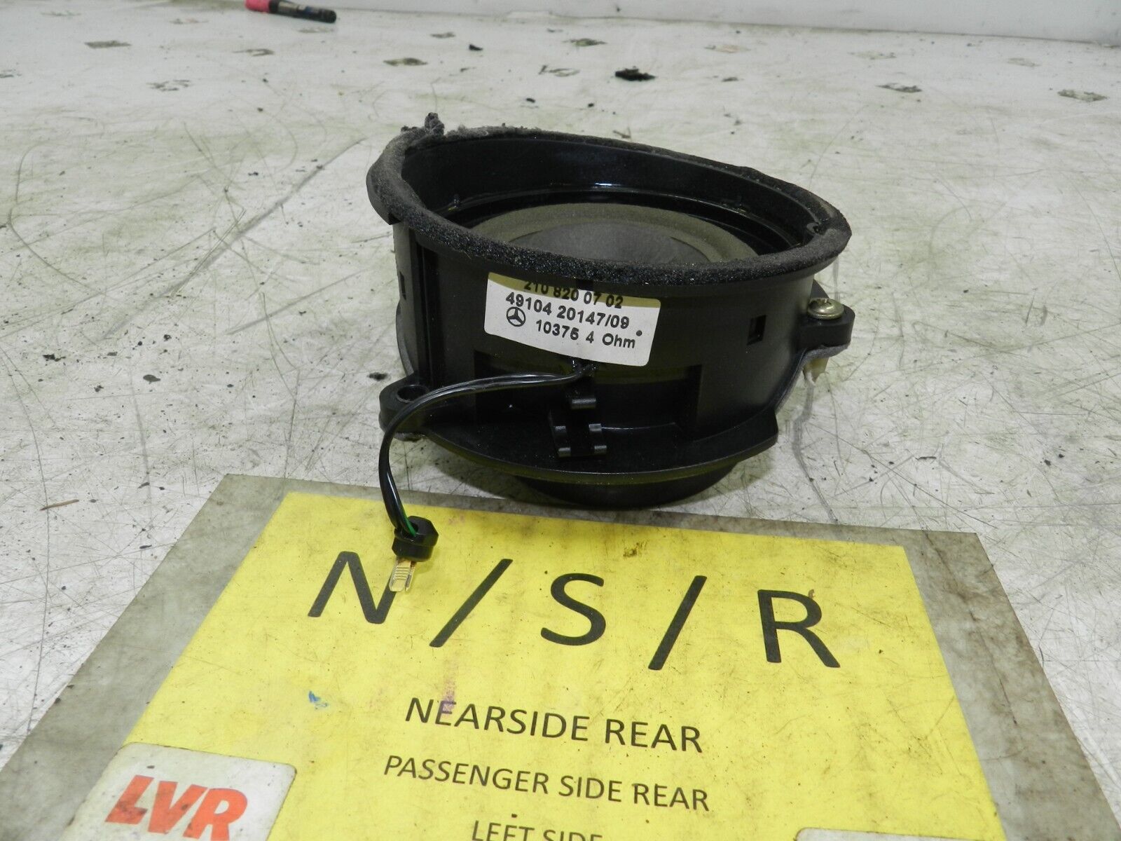 (141) MERCEDES E CLASS SALOON W210. PASSENGER SIDE REAR DOOR SPEAKER - Image 2