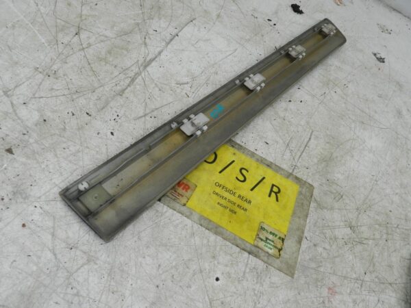 (141) MERCEDES E CLASS SALOON W210. EXTERNAL DOOR TRIM DRIVER SIDE REAR - Image 5