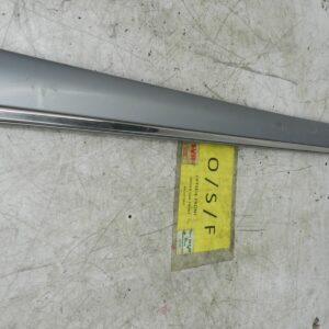 (141) MERCEDES E CLASS SALOON W210. EXTERNAL DOOR TRIM DRIVER SIDE FRONT