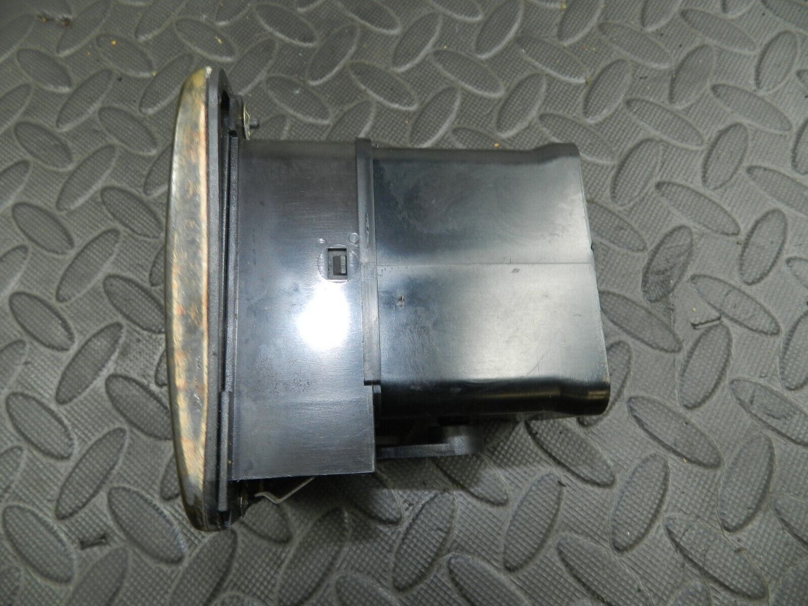 147. JAGUAR XJ6 XJ40. AIR VENT WOOD TRIM - Image 3