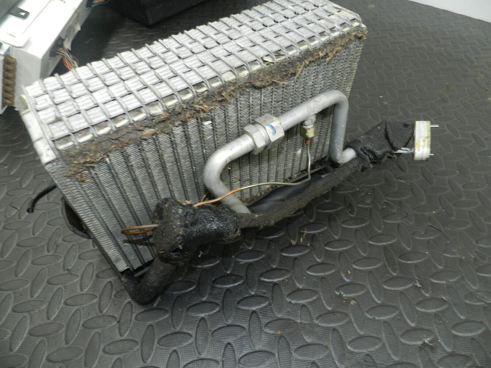 147. JAGUAR XJ6 XJ40. AIR CON MATRIX RADIATOR CORE - Image 4